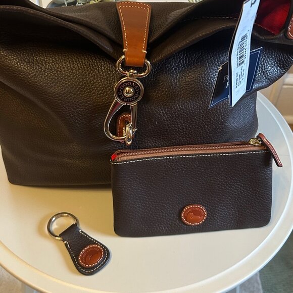 Dooney & Bourke brown leather Logo Lock Shoulder Bag w/ POUCH & Key Chain NWT - Picture 4 of 13